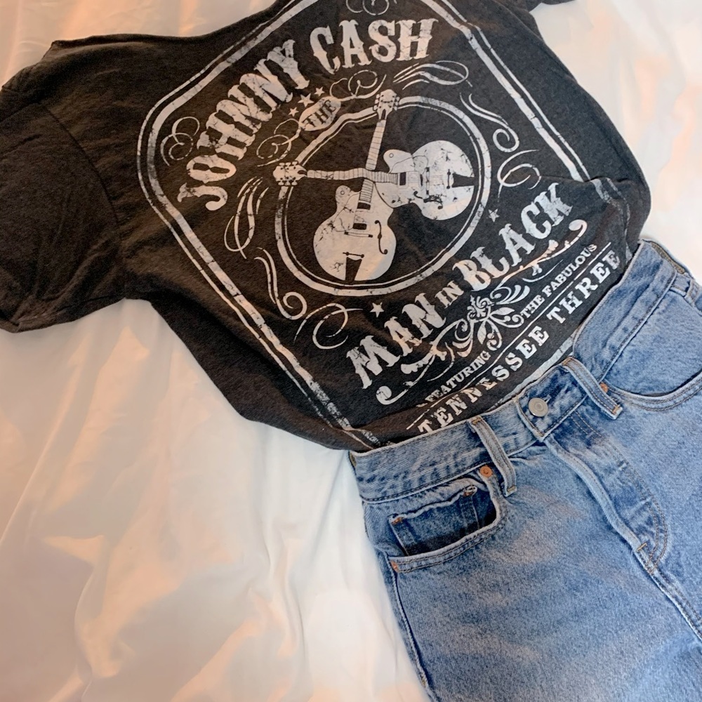 Johnny cash -cut out neck- off the shoulder look